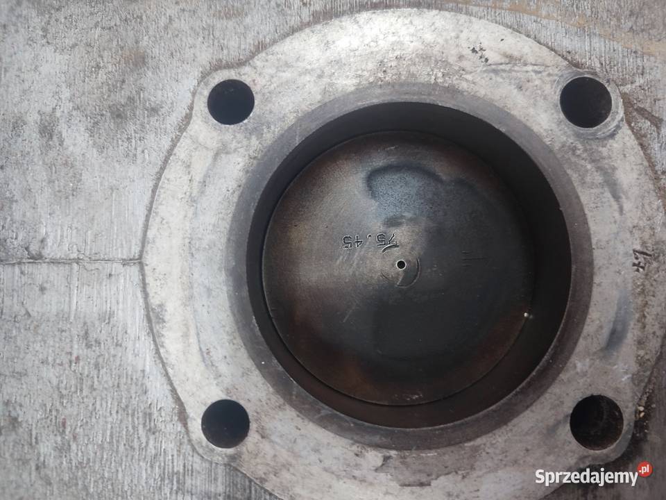 Cylinder z głowicą etz 300 Łuków