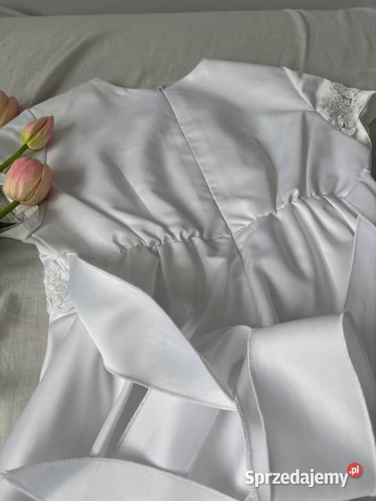 Komunijna sukienka z futerkiem Jordanów