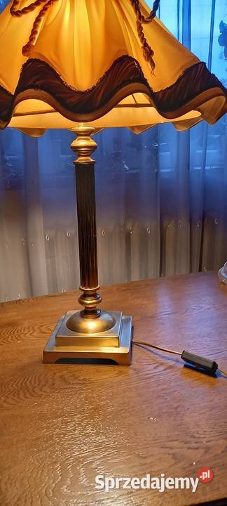 Romantyczna mosiężna lampa z abażurem