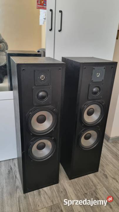 Potężne kolumny Axton AX70 Switzerland 2x150W Warta