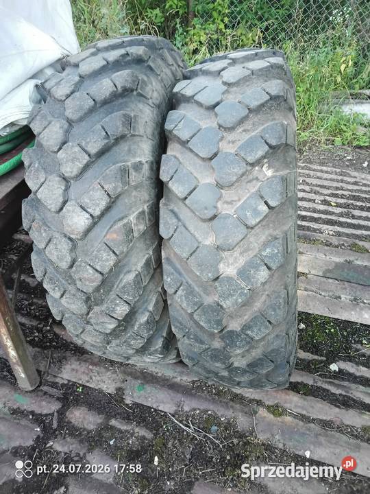 Opony 120018 8 z felgami Teofilów