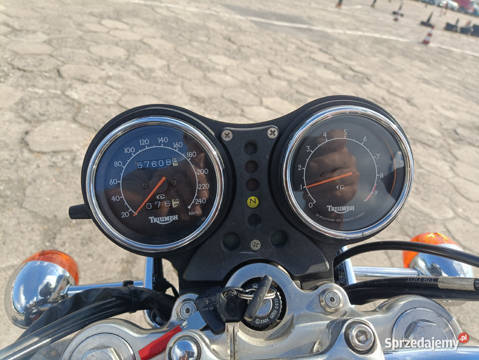 Motocykl Triumph Adventurer 900 nieuszkodzony