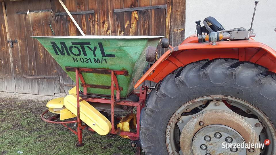 Rozsiewacz MOTYL 600l do nawozu wapna czy soli nieuszkodzony Dąbrowa Tarnowska