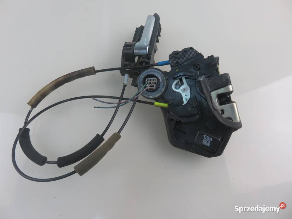 ZAMEK LEWY TYLNY TOYOTA AVENSIS II T25 małopolskie