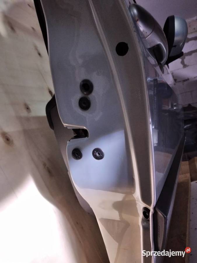 DRZWI RENAULT MEGANE 5d PRAWY PRZÓD SILVER Mietków