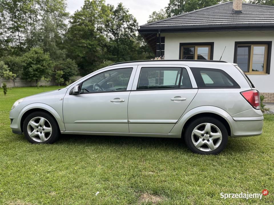 Opel Astra H Kombi 19 CDTI 2007 Sprawna OC i łódzkie Broszęcin