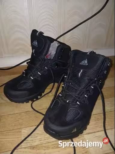 Obuwie turystyczne w góry sznurowane