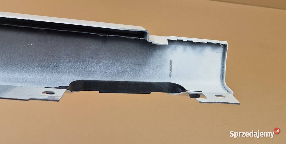 BMW F46 2 LISTWA PROGOWA PRÓG LEWY BIAŁY Bieleń sprzedam