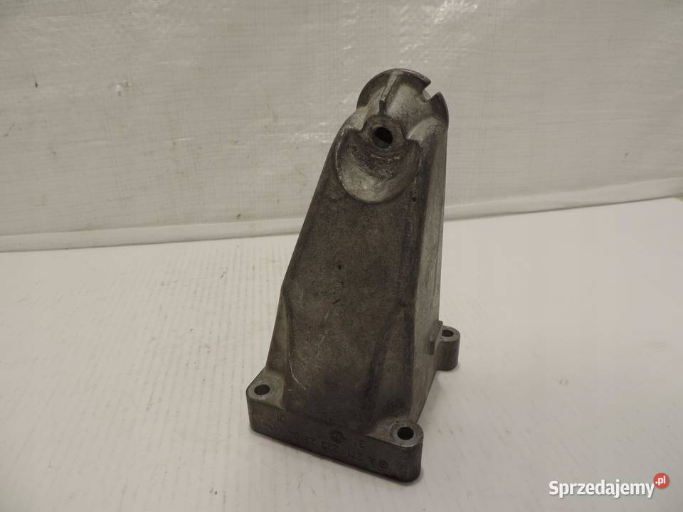 ŁAPA SILNIKA MERCEDES W204 18 CGI A2712232304