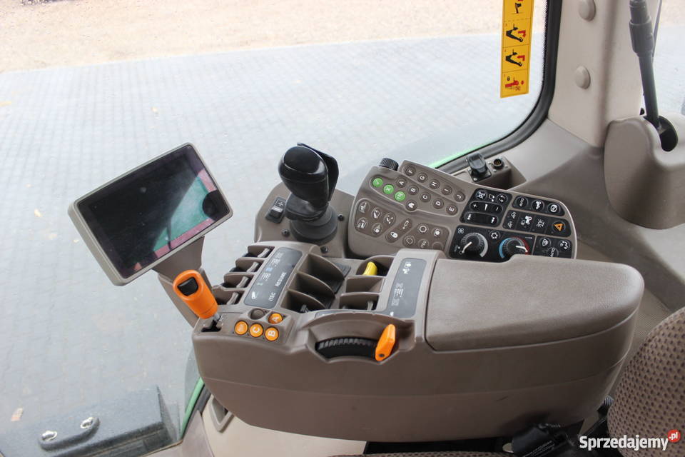 Ciągnik rolniczy John Deere 7215 R nowy Radio