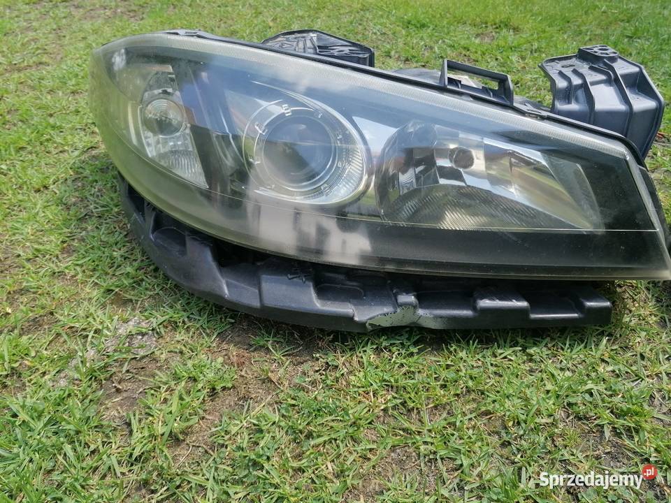 Lampy przednie Laguna II xenon sprzedam