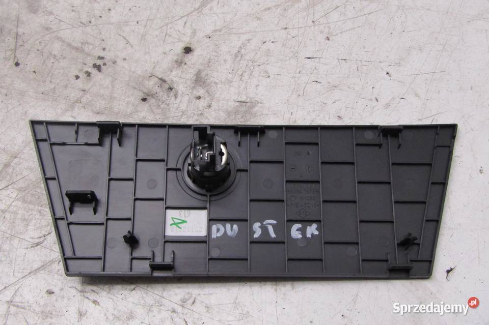 GNIAZDO ZAPALNICZKI DACIA DUSTER II 682647578R