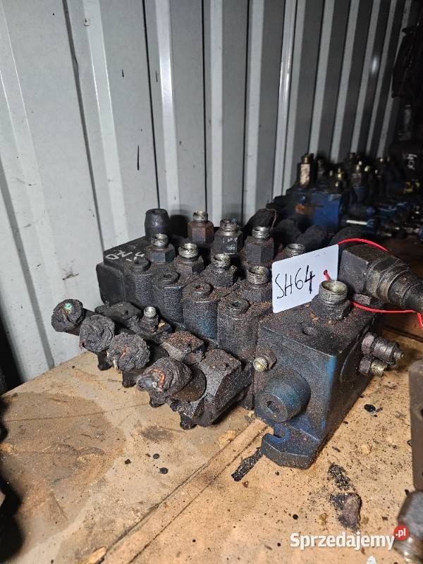 4sekcyjny rozdzielacz hydrauliczny Rexroth JCB Gdynia