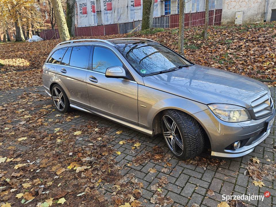 Mercedes w204 30 V6 AMG