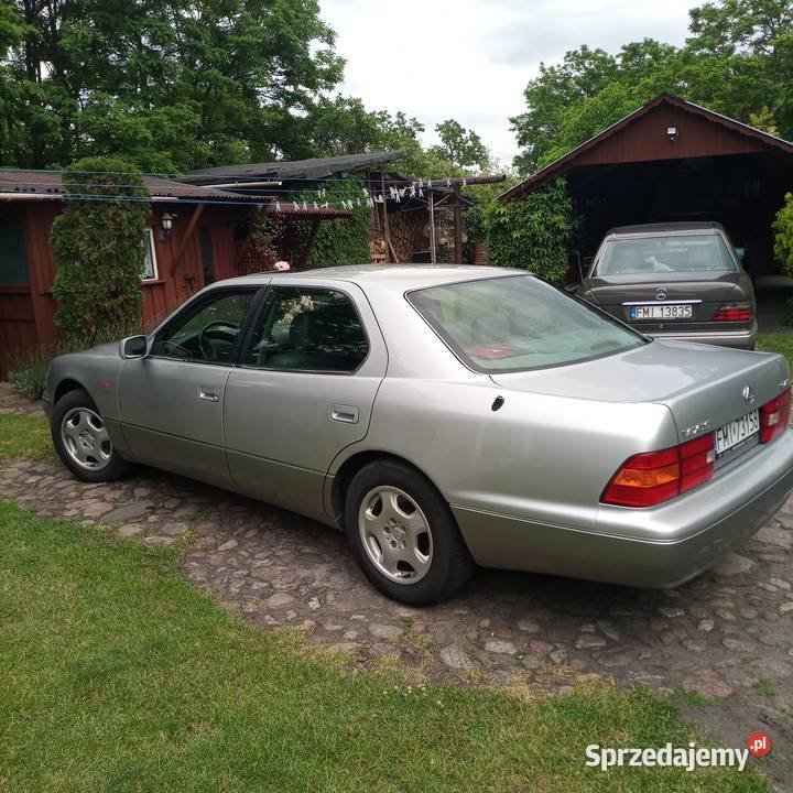Sprzedam zadbanej Lexusa LS 400