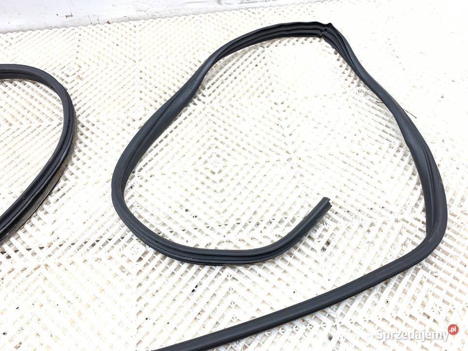 USZCZELKA DRZWI PRZESUWNYCH PRAWA OPEL VIVARO B Uszczelki