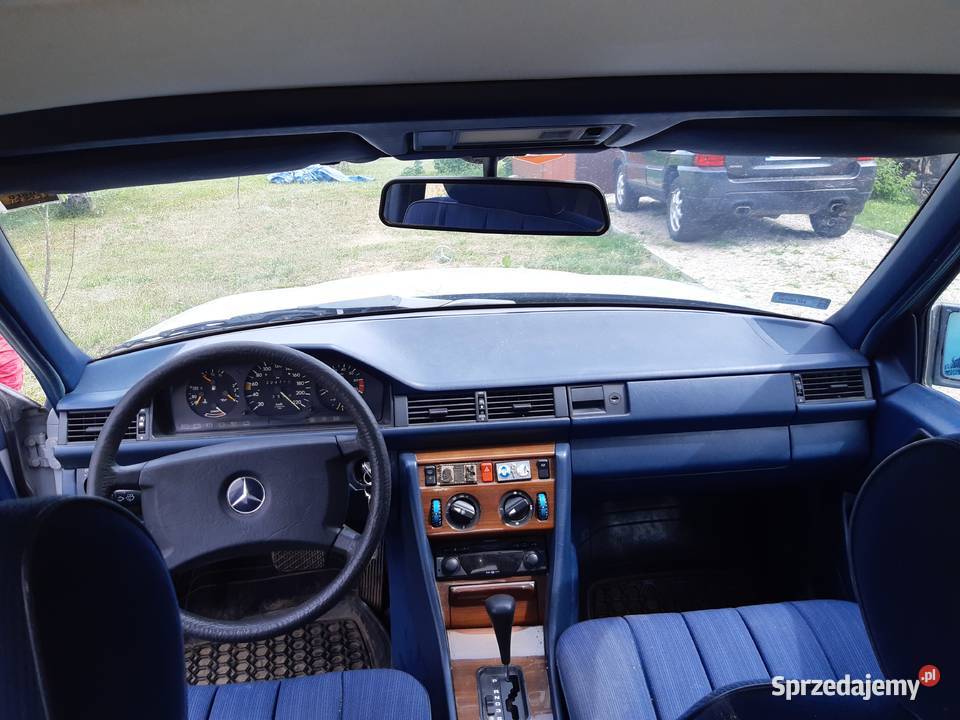 MERCEDESBENZ 230E USZKODZONY Janów