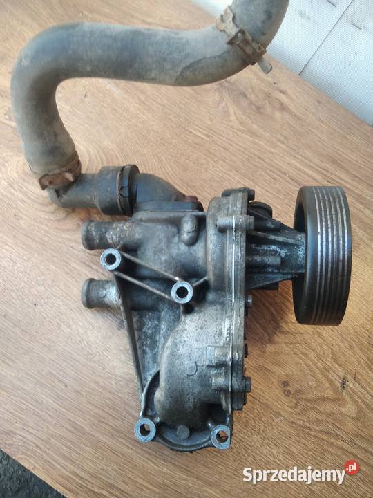 Pompa wodna VW golf 3 16 v8 101 Krośniewice