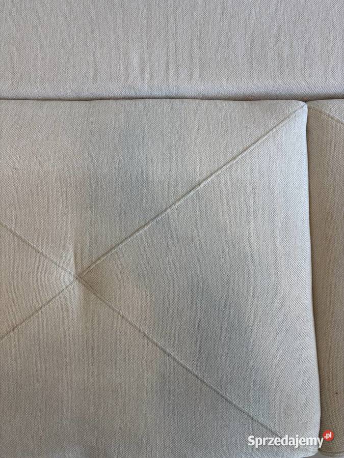 Sofa na drewnianych nóżkach rozkładana LAVENDE