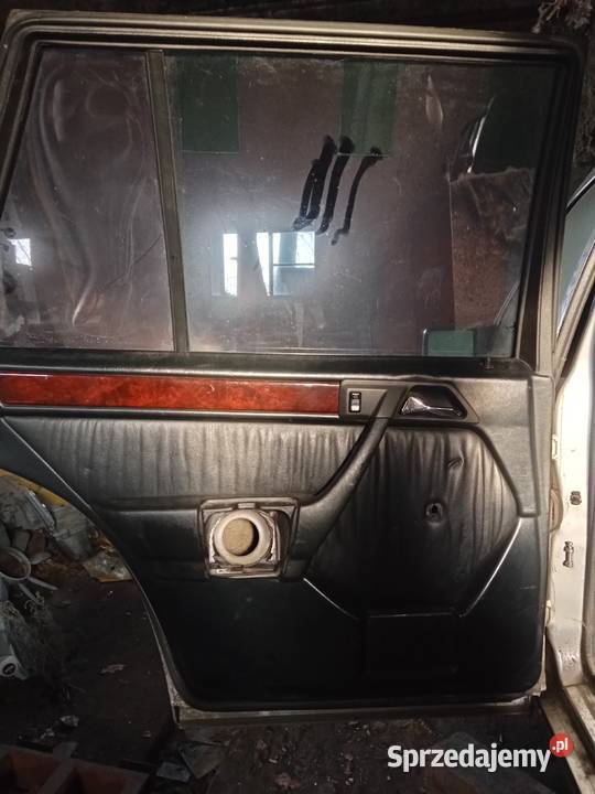 Mercedes W124 czarne boczki skóra skórzane kombi Działyń