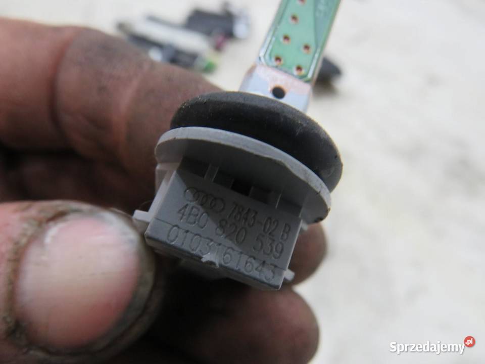 CZUJNIK TEMPERATURY AUDI A8 D4 4B0820539 osobowe