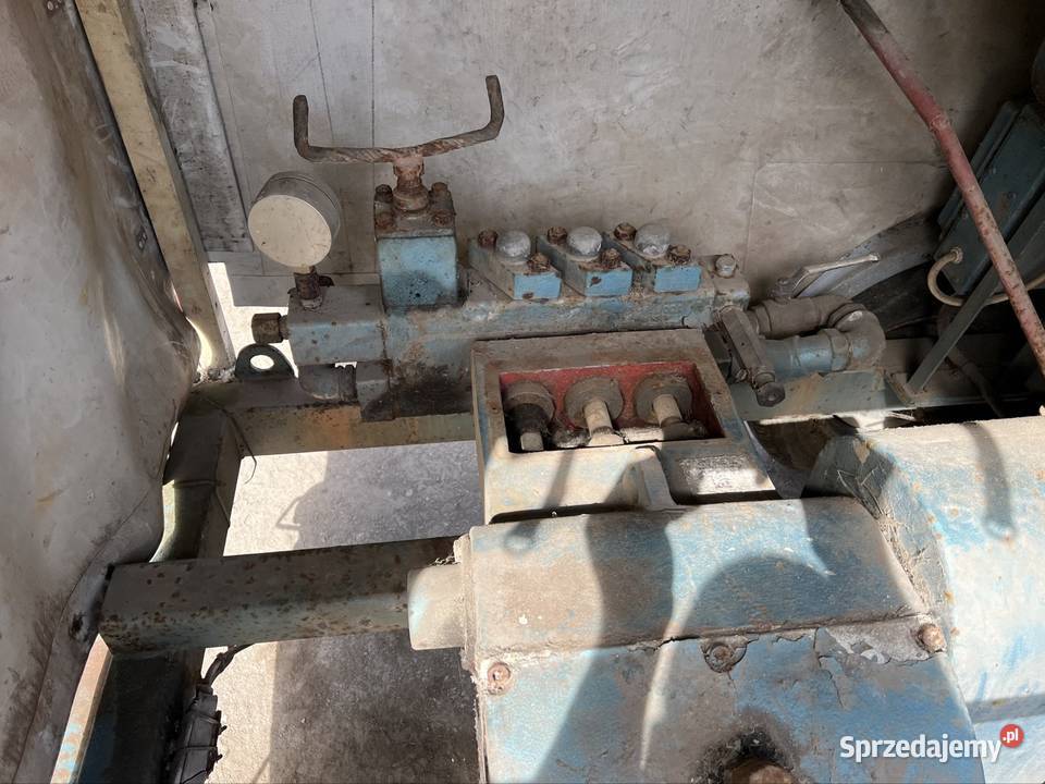 Pompa wody gema deutz F6L 912 uszkodzony Solnica