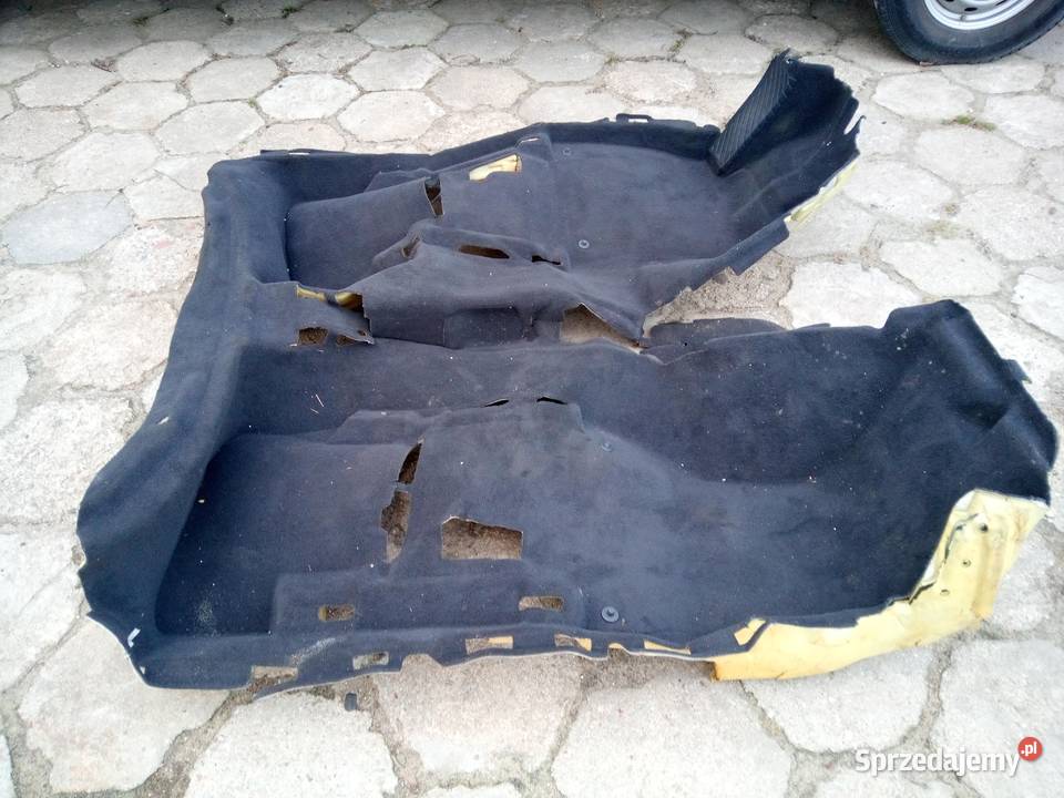 Audi A4 tapicerka podłodi dywanik Turek