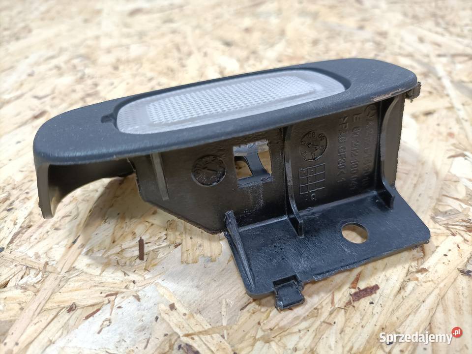 MERCEDES EKLASA W212 LAMPKA OŚWIETLENIE Oświetlenie kabiny