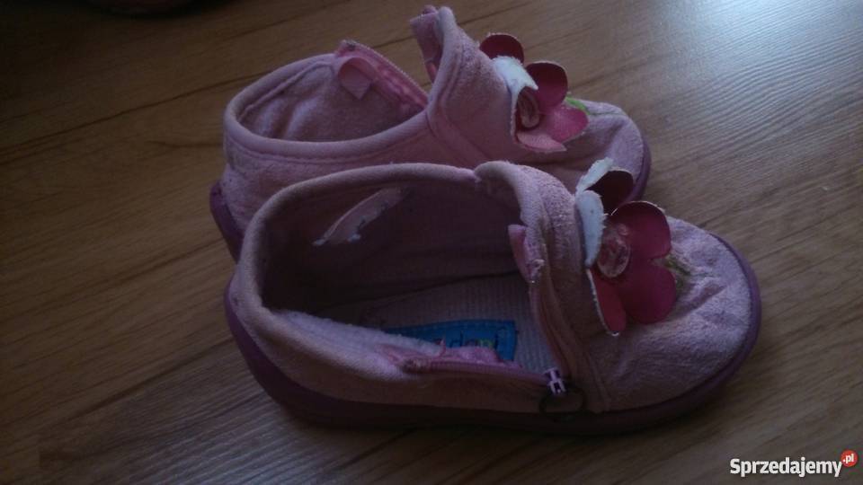 buty dziewczęce r 22 wkł 13 sprzedam