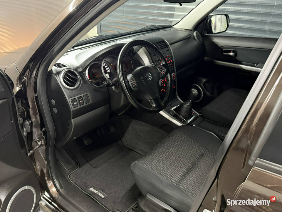 Suzuki Grand Vitara 24 80tyśkm salon full stan napęd 4x4 Chechło