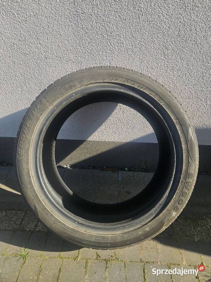 Opony zimowe 235 45 19 Radom