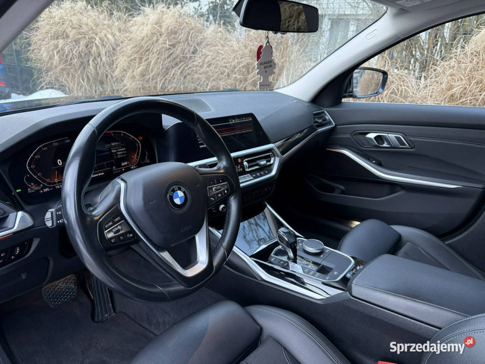 BMW 320 zadbana F30F31 2012 światła przeciwmgielne BMW Poznań