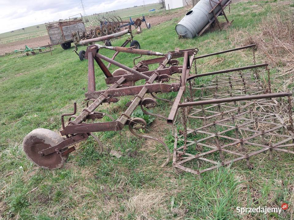 Kultywator z bronami uszkodzony Seredzice