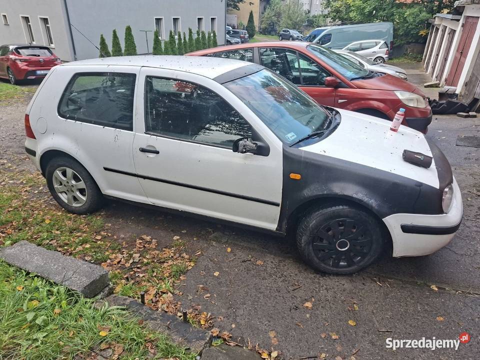 Sprzedam golfa 4 19 sdi na części tanio 70KM