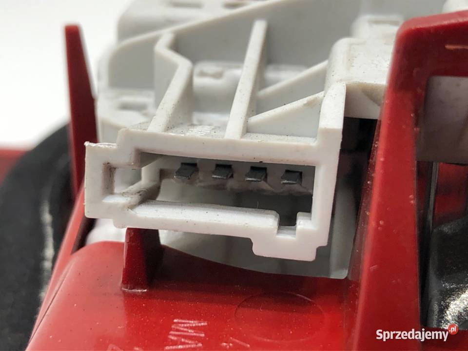 LAMPA TYŁ PRAWA WEWNĘTRZNA OPEL MERIVA B