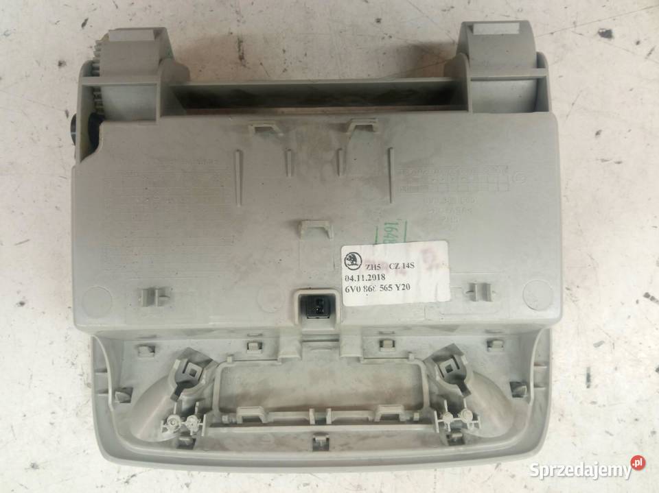 SCHOWEK PODSUFITKI 6V0868565 Skoda Rapid I