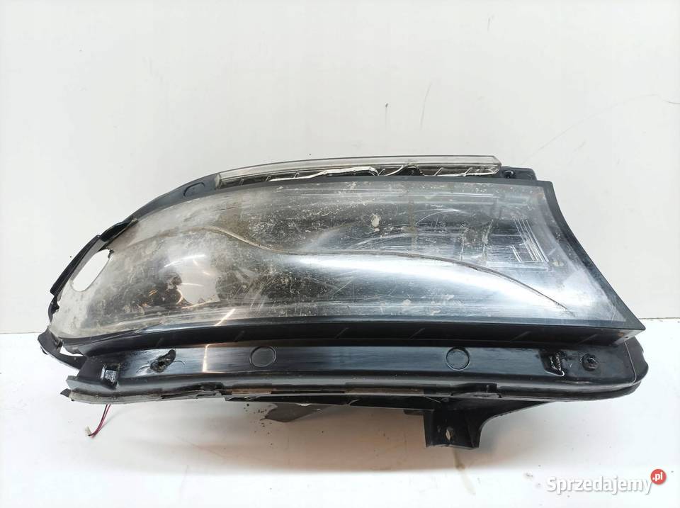 LAMPA PRZÓD PRAWA USZKODZONA Dodge Charger VII