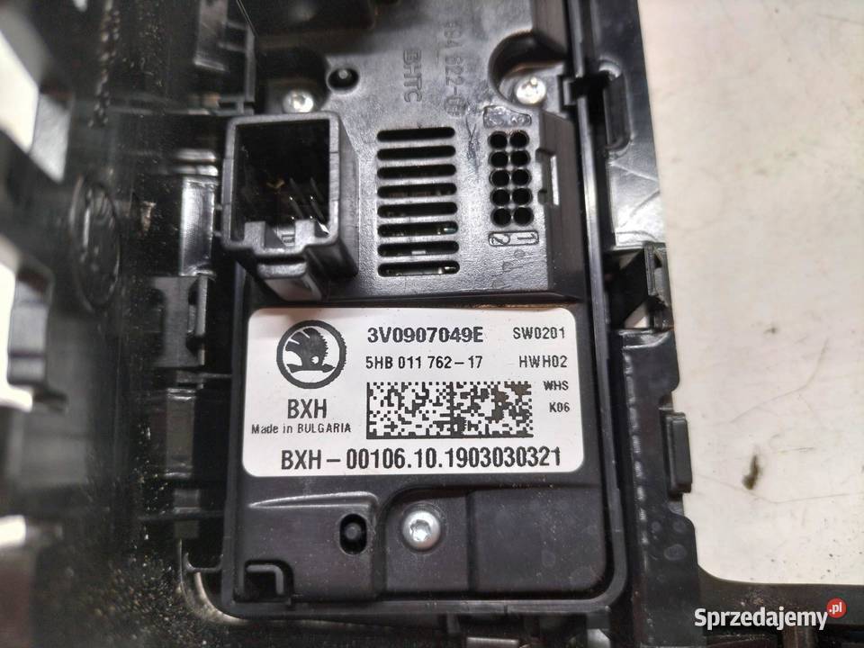PANEL NAWIEWU TYLNY 3V0907049E Skoda Superb III Rok produkcji 2019 sprzedam