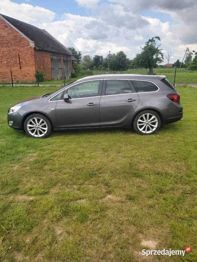 Astra J Kombi Cosmo Skóry fotele AGR światła do jazdy dziennej Astra Syców