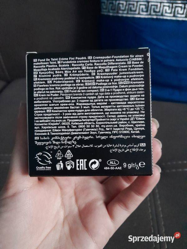 Kremowo pudrowy podkład w kompakcie Avon Siewierz