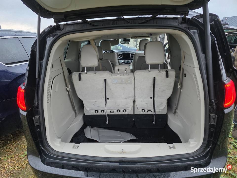 Chrysler pacifica 2018r touring L wersja 8osób Lublin sprzedam