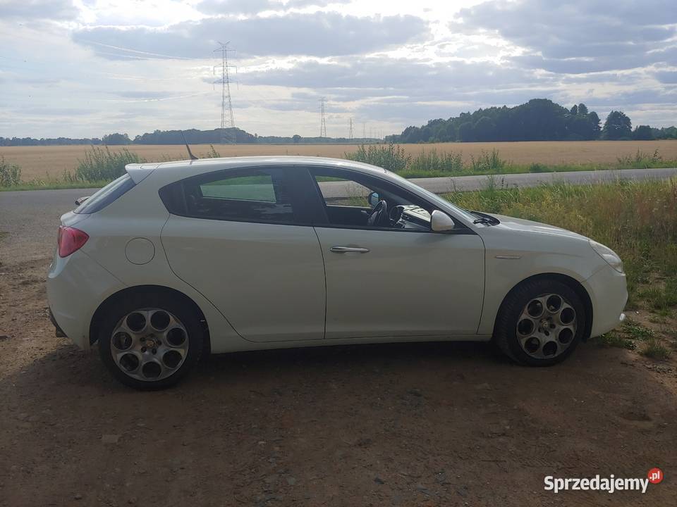 ALFA ROMEO GIULIETTA hatchback 2011 diesel Hatchback Wrocław sprzedam