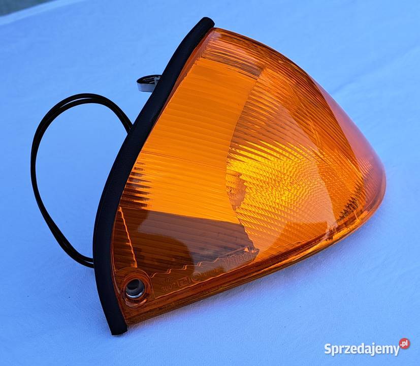 KIERUNKOWSKAZ PRAWY PRZÓD SUZUKI SWIFT II 9801 Mielęcin sprzedam