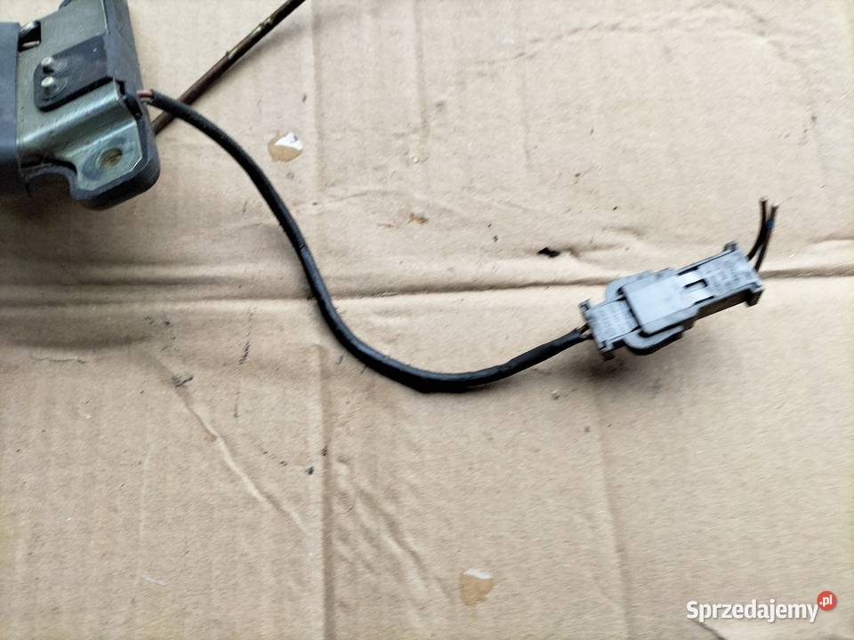 AUDI 80B4 SEDAN ZAMEK TYLNEJ KLAPY BAGAŻNIKA osobowe Pozostałe lubelskie sprzedam