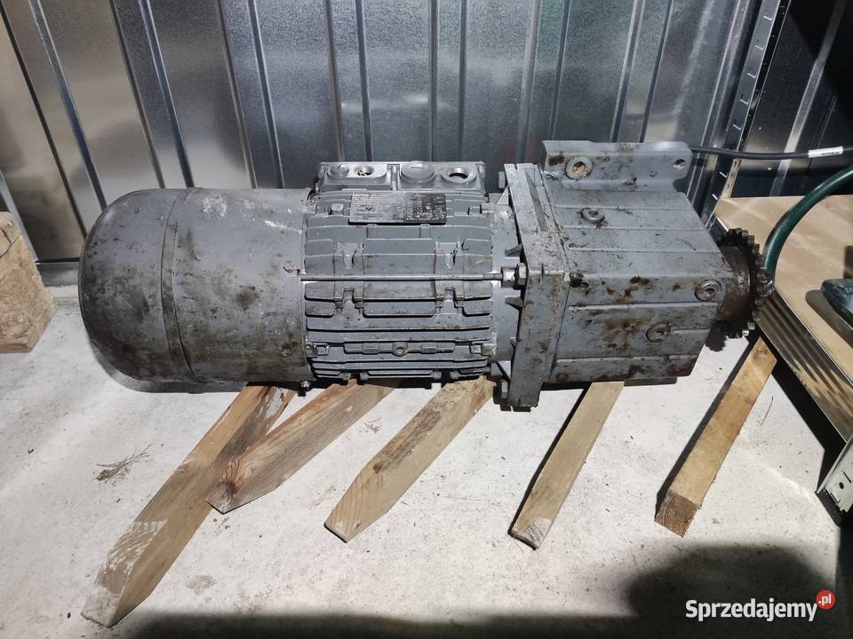 Motoreduktor prosty 22kW 400V 300 obrmin hamulec Libusza