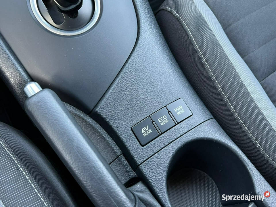 Toyota Auris Hybrid Grzane fotele Kamera Hak II system Start-Stop sprzedam