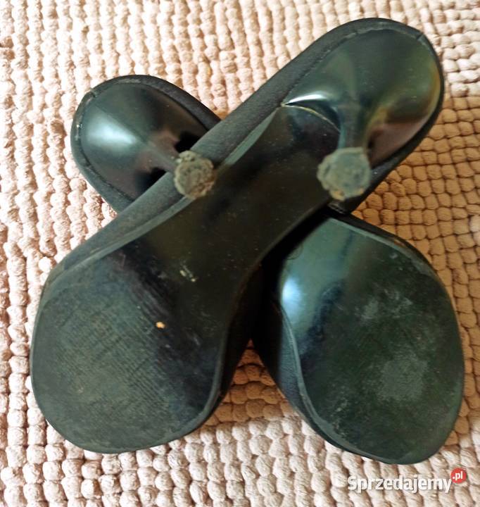 czarne szpilki z różą śląskie