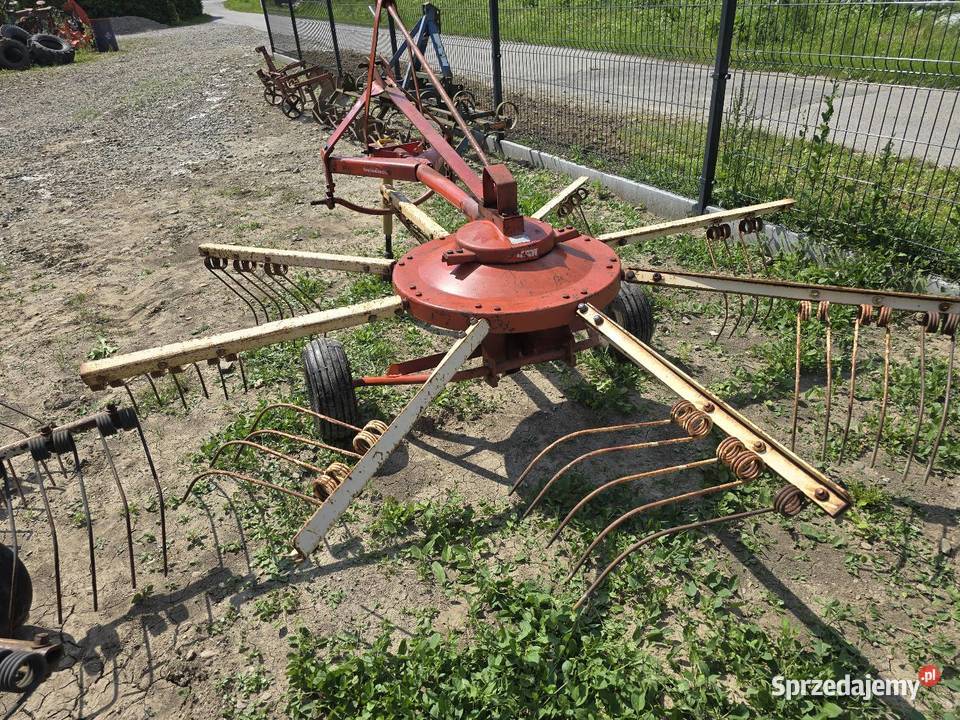 Zgrabiarka grabarka Pottinger pająk beczkowóz Ropa