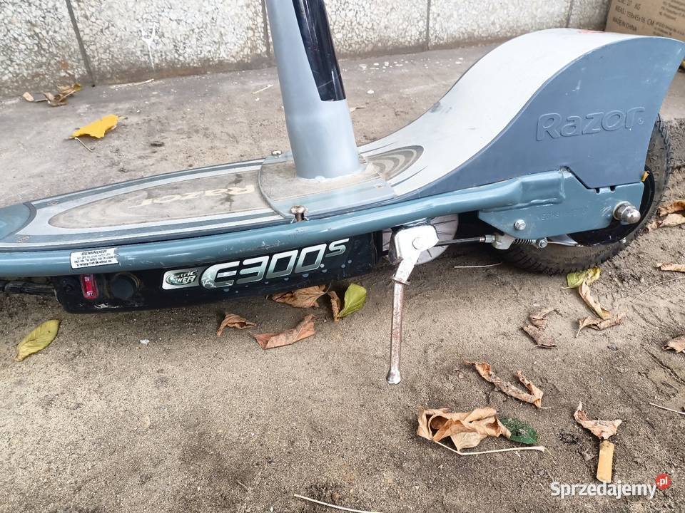 Hulajnoga elektryczna Razor o mocy 250 W do 100 Dębno