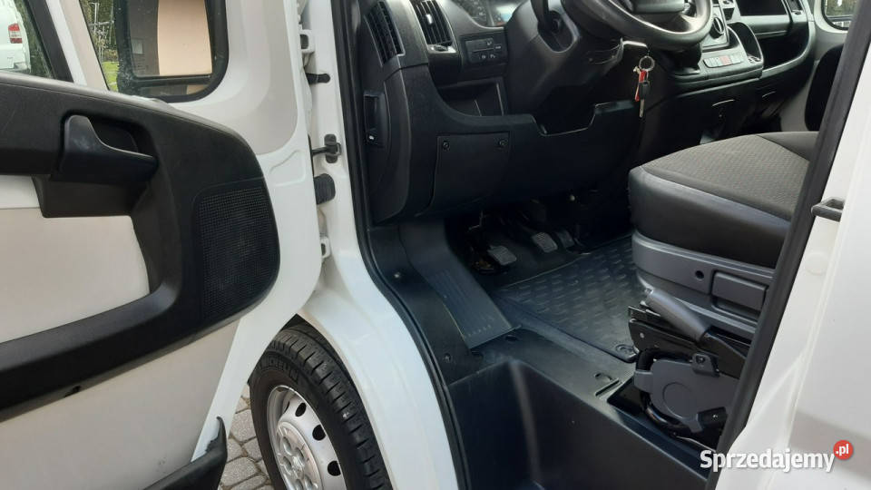 Peugeot Boxer 20 BlueHDi o mocy 110 L2H2 specjalny Bachowice sprzedam